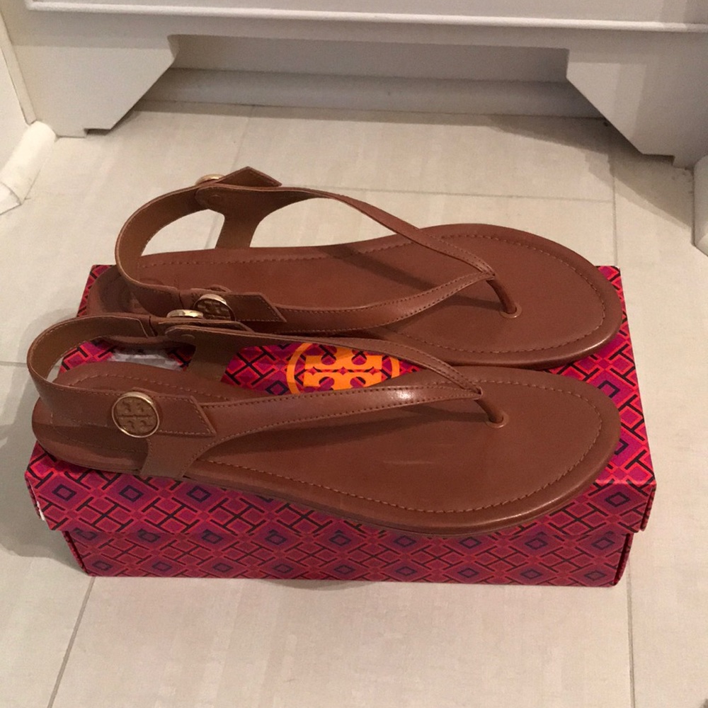 Brand new Tory Burch Minnie travel sandal